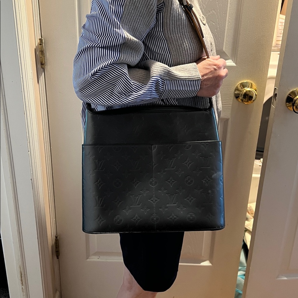 Louis Vuitton Leather Crossbody Bag - Picture 10 of 12